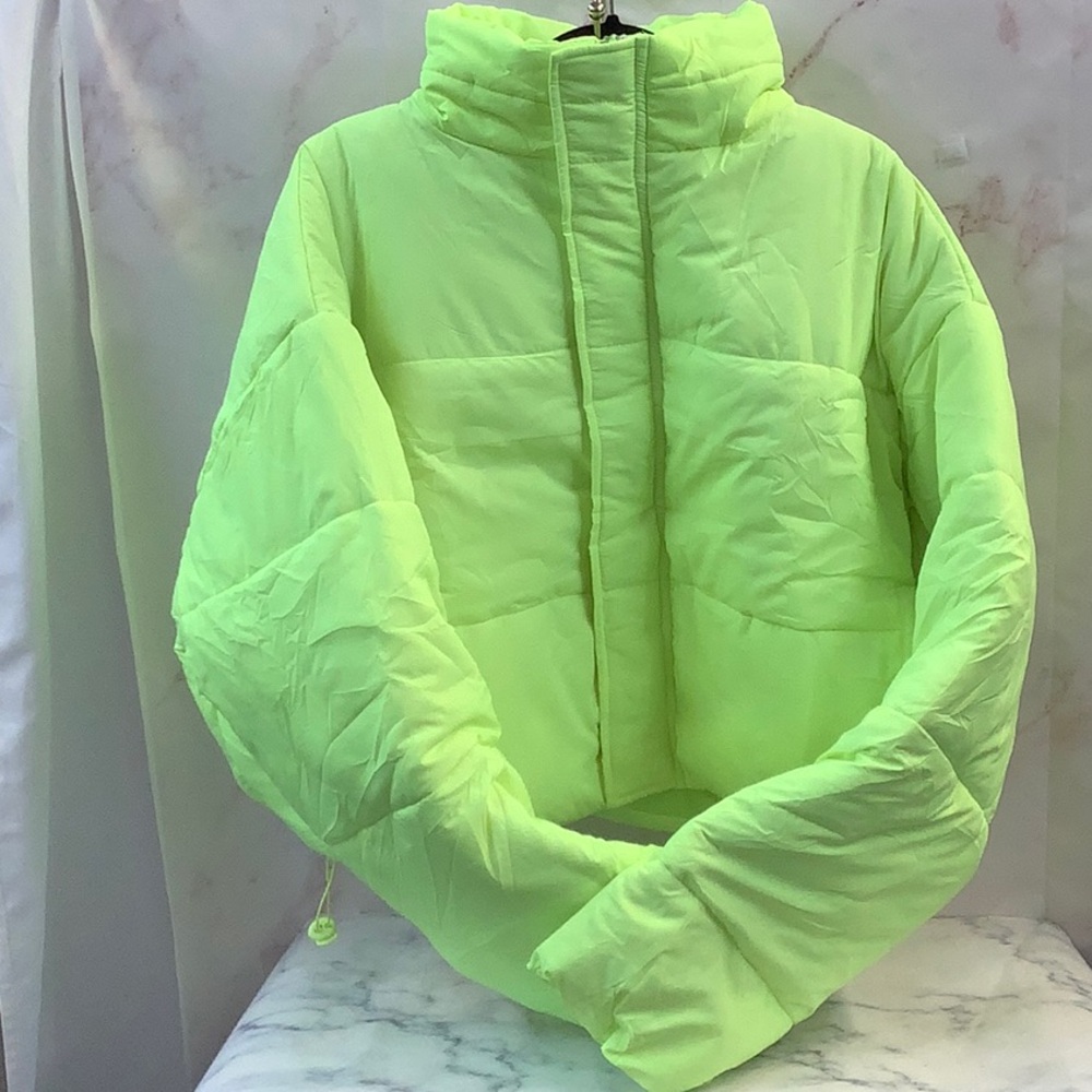 NWT MNML Cropped Puffer II Green Jacket Size M